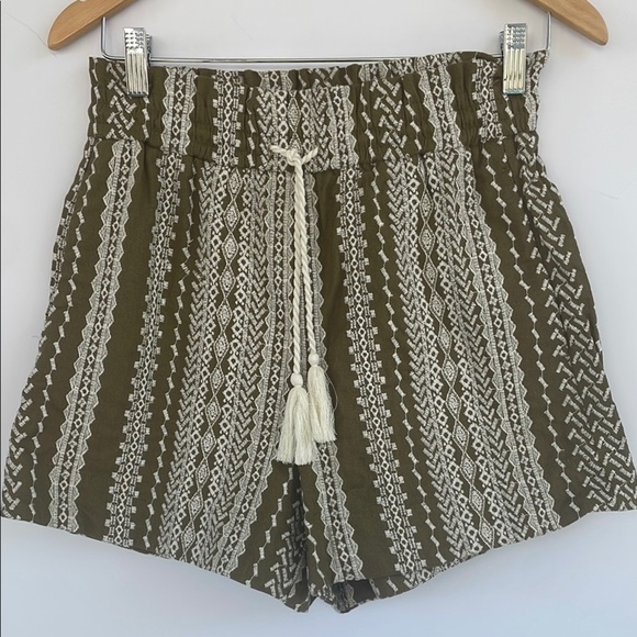 House of Harlow 1960 High Waist Green and Cream Linen Blend Shorts XS - Picture 1 of 14